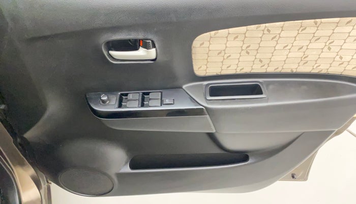 2017 Maruti Wagon R 1.0 VXI AMT, Petrol, Automatic, 34,583 km, Driver Side Door Panels Control