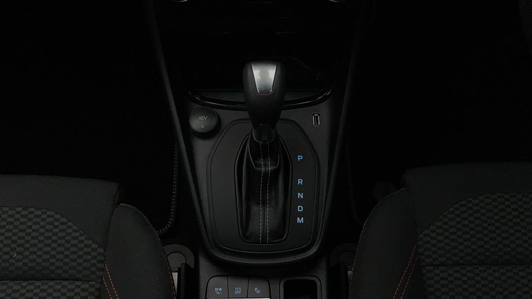 2023 Ford Puma St-line, Automatic, 10985 km, Gear Lever 