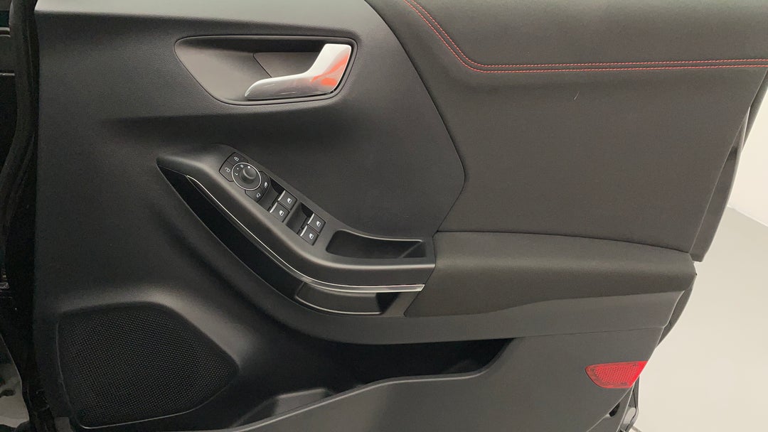 2023 Ford Puma St-line, Automatic, 10985 km, Speaker View