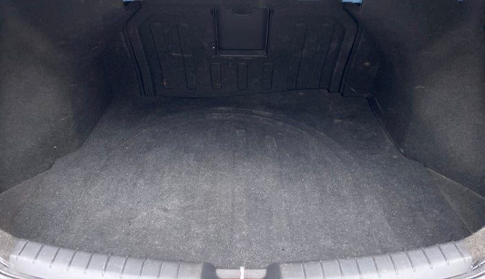 2018 Hyundai New Elantra 2.0 S PETROL, Petrol, Manual, 59,230 km, Boot Inside