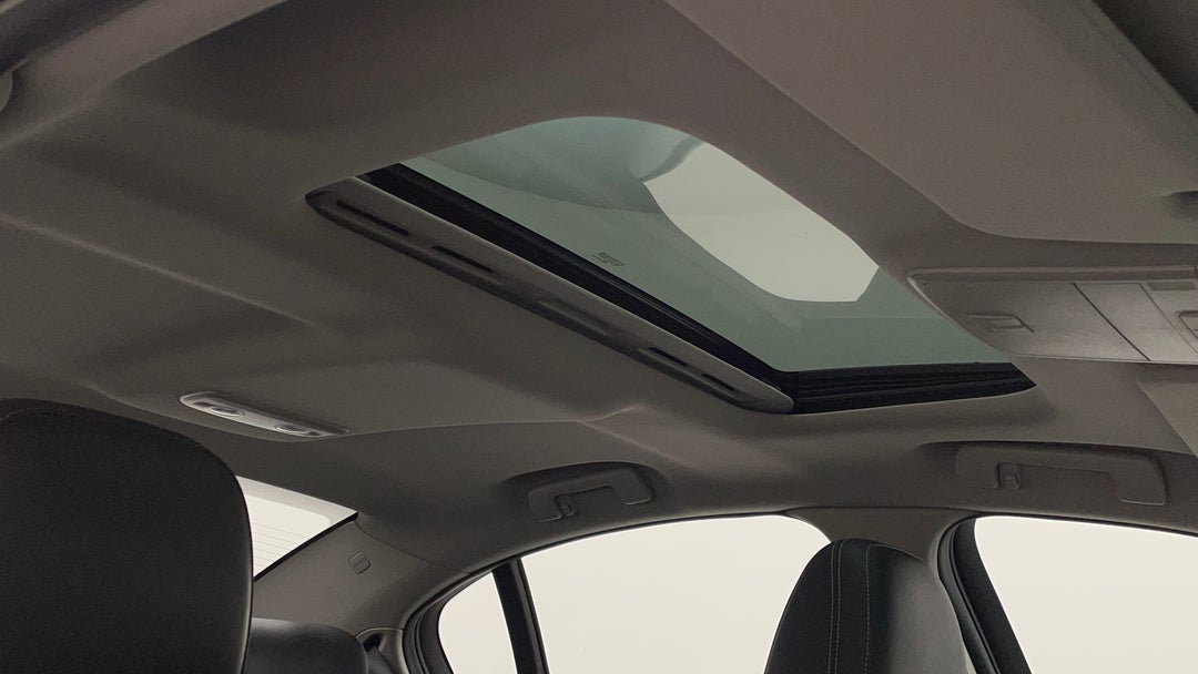 Interior Sunroof/Moonroof