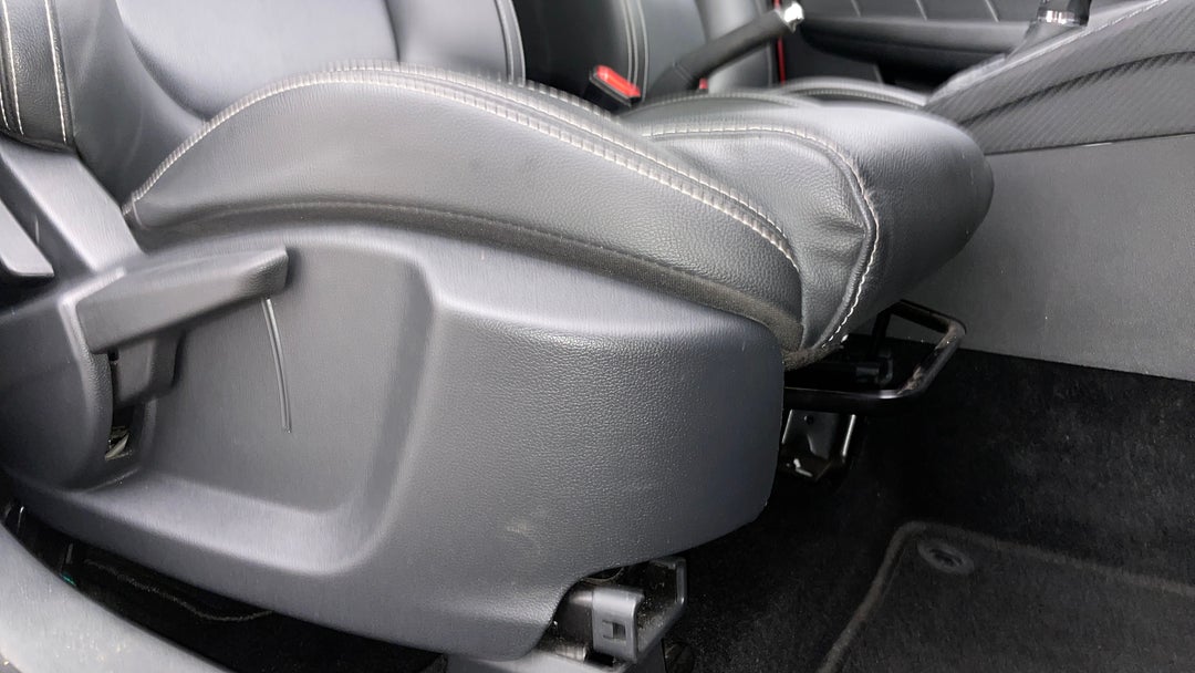 2020 MG ZS Essence, Automatic, 60327 km, Drivers Side Adjustment Panel