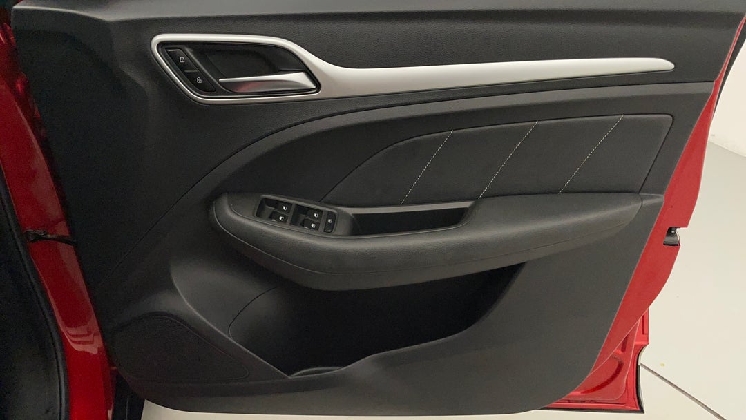 2020 MG ZS Essence, Automatic, 60327 km, Speaker View