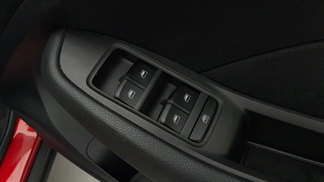 2020 MG ZS Essence, Automatic, 60327 km, Drivers Side Door Panel Controls