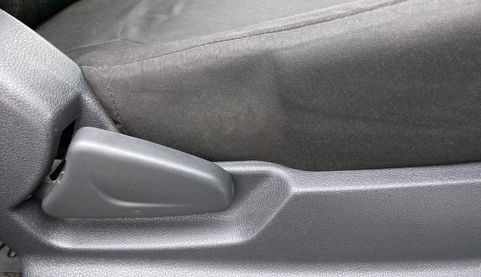 2016 Renault Kwid RXL, Petrol, Manual, 35,832 km, Driver Side Adjustment Panel