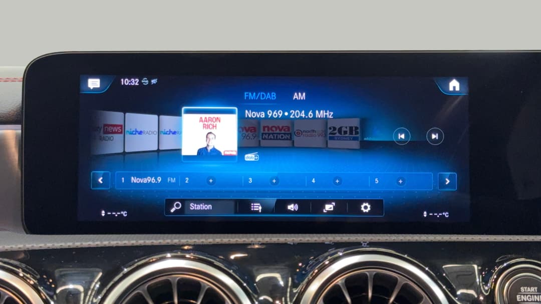 2022 Mercedes-benz CLA 250 4matic, Automatic, 64196 km, Infotainment System
