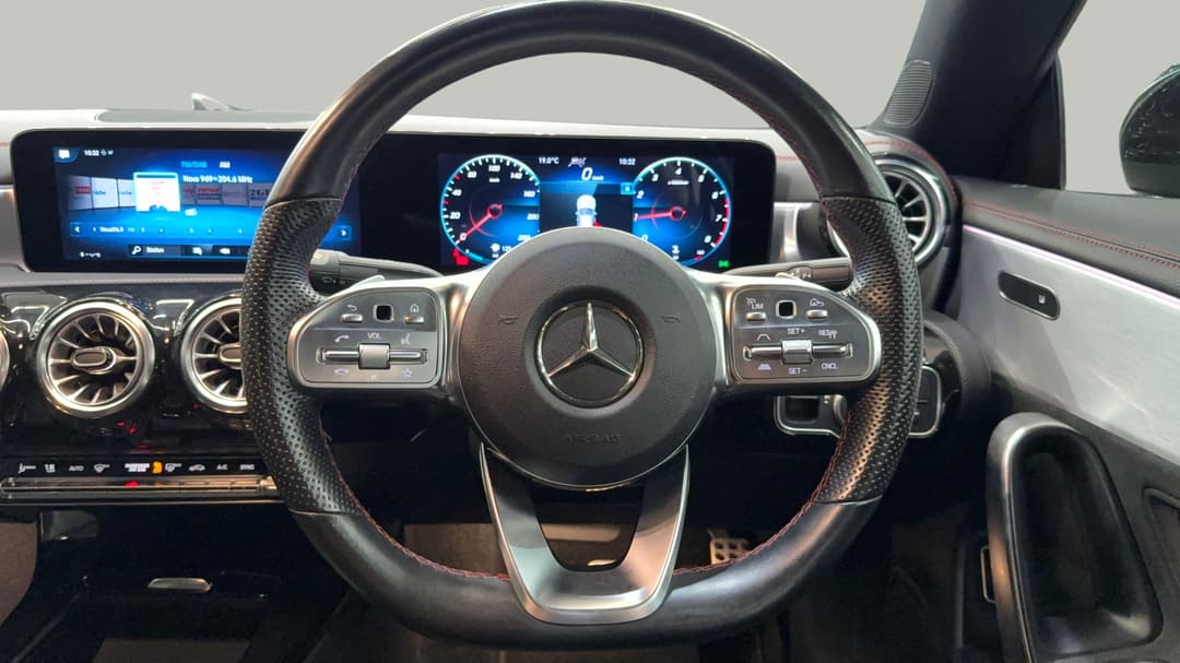 2022 Mercedes-benz CLA 250 4matic, Automatic, 64196 km, Steering Wheel Close-up