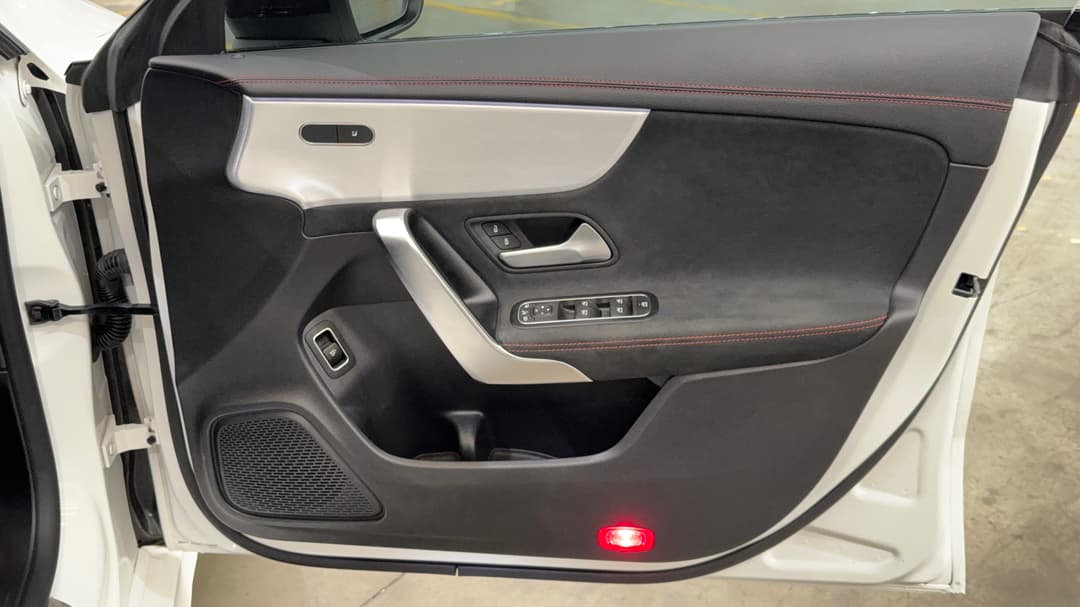 2022 Mercedes-benz CLA 250 4matic, Automatic, 64196 km, Speaker View