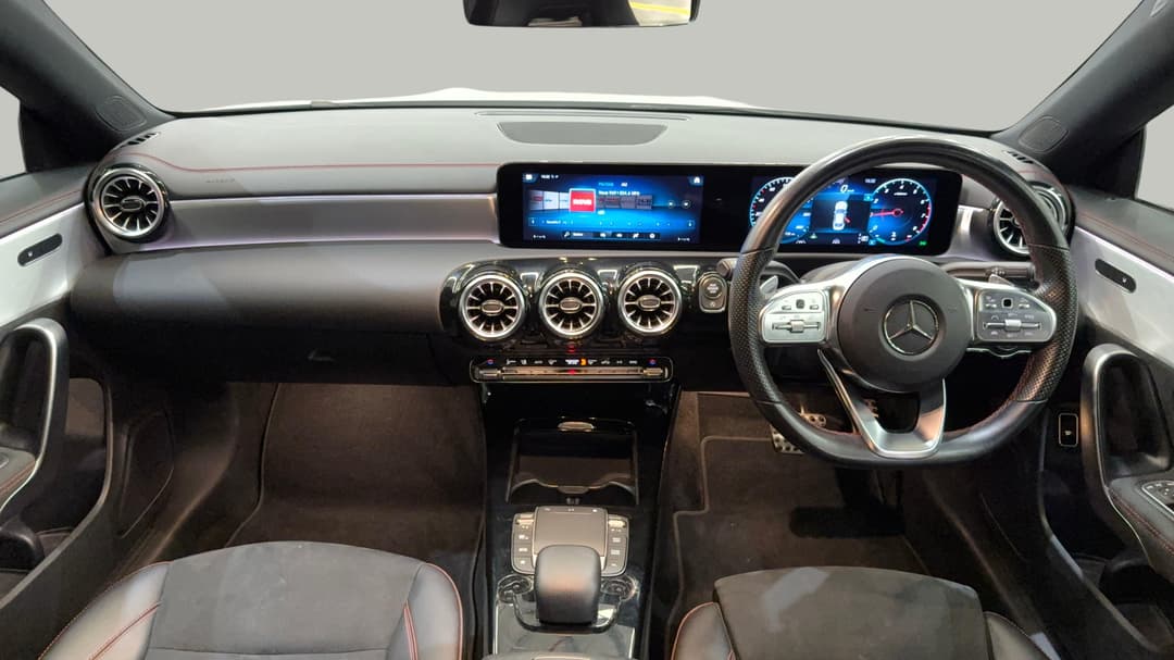 2022 Mercedes-benz CLA 250 4matic, Automatic, 64196 km, Dashboard View