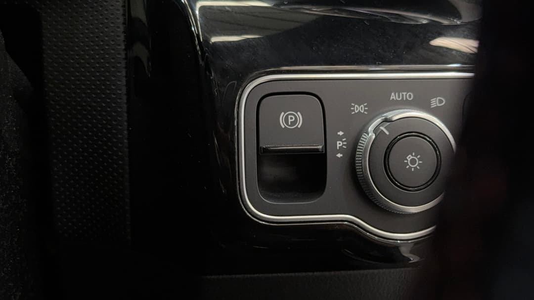 2022 Mercedes-benz CLA 250 4matic, Automatic, 64196 km, Handbrake
