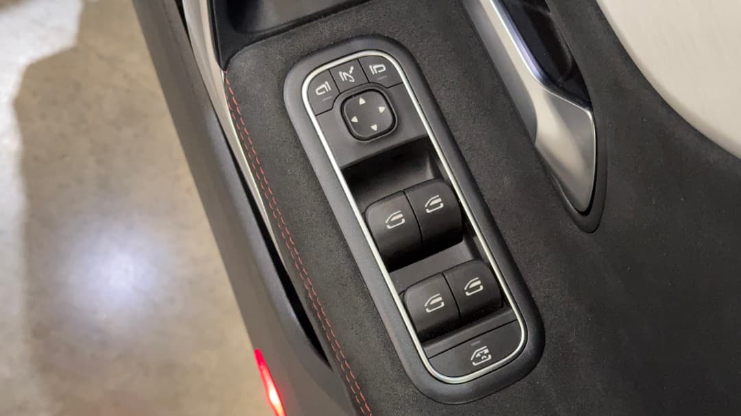 2022 Mercedes-benz CLA 250 4matic, Automatic, 64196 km, Drivers Side Door Panel Controls