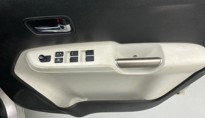 2017 Maruti IGNIS DELTA 1.2 K12, Petrol, Manual, 37,503 km, Driver Side Door Panels Control