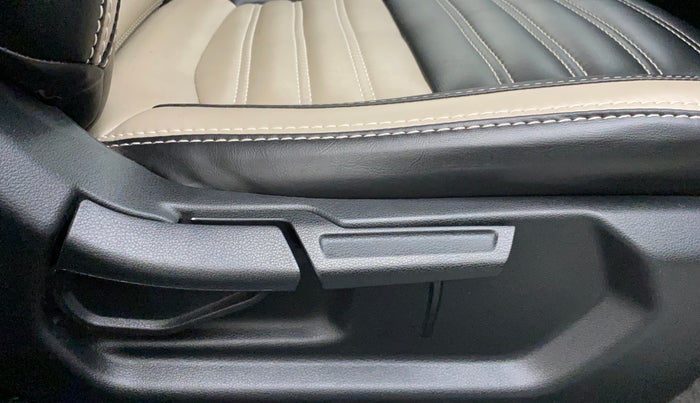 2019 Hyundai VENUE SX PLUS 1.0 TURBO DCT, Petrol, Automatic, 34,669 km, Driver Side Adjustment Panel