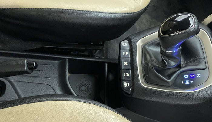 2020 Hyundai NEW SANTRO SPORTZ AMT, Petrol, Automatic, 29,686 km, Gear Lever