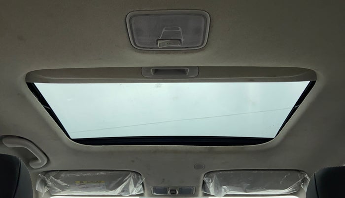 2019 Hyundai VENUE SX(O) CRDi, Diesel, Manual, 23,558 km, Interior Sunroof
