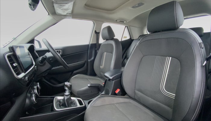 2019 Hyundai VENUE SX(O) CRDi, Diesel, Manual, 23,558 km, Right Side Front Door Cabin View