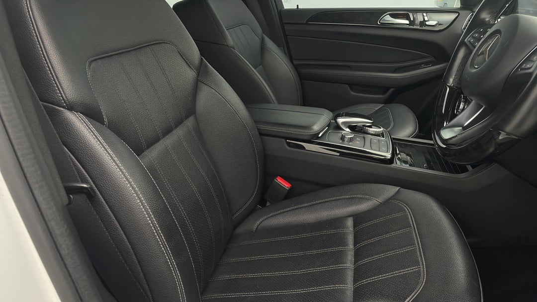 2016 Mercedes-benz GLE 250 D, Automatic, 135741 km, Right Side Front Door Cabin View