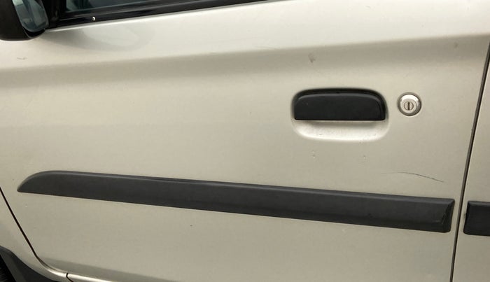 2015 Maruti Alto K10 VXI, CNG, Manual, 58,149 km, Front passenger door - Slightly dented
