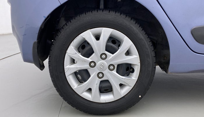 2016 Hyundai Grand i10 SPORTZ 1.2 KAPPA VTVT, Petrol, Manual, 41,556 km, Right Rear Wheel