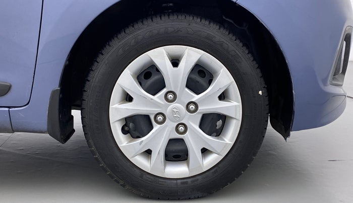 2016 Hyundai Grand i10 SPORTZ 1.2 KAPPA VTVT, Petrol, Manual, 41,556 km, Right Front Wheel