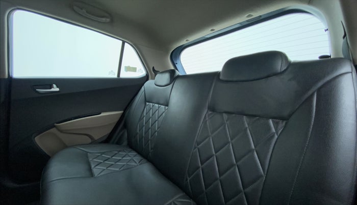 2016 Hyundai Grand i10 SPORTZ 1.2 KAPPA VTVT, Petrol, Manual, 41,556 km, Right Side Rear Door Cabin