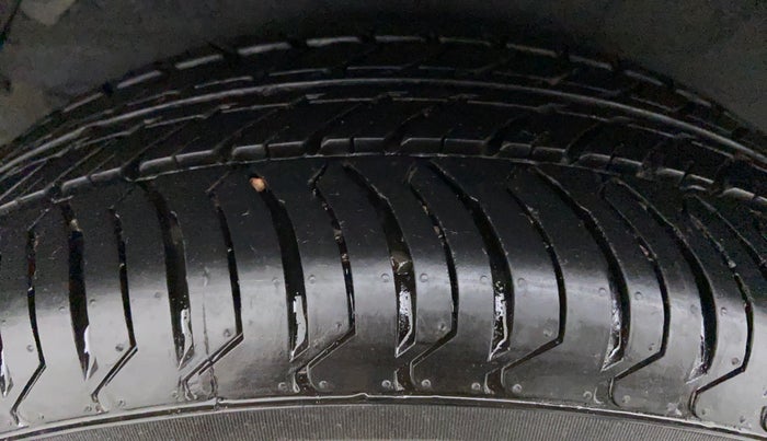 2013 Hyundai i20 MAGNA O 1.2, Petrol, Manual, 74,869 km, Right Rear Tyre Tread