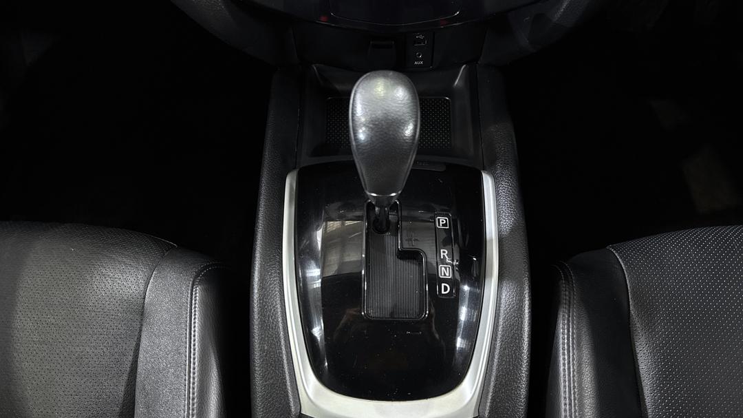 2016 Nissan X-trail St-l 7 Seat (FWD), Automatic, 111902 km, Gear Lever 