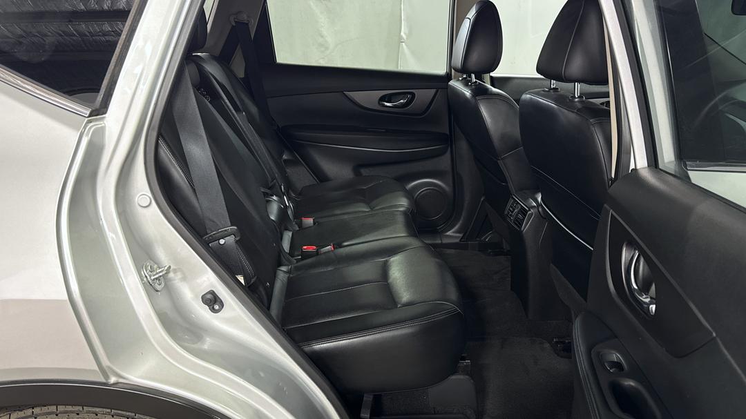 2016 Nissan X-trail St-l 7 Seat (FWD), Automatic, 111902 km, Right Side Rear Door Cabin View