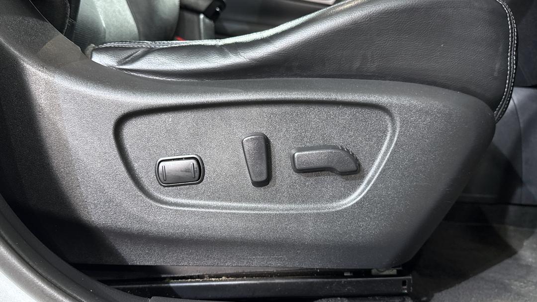 2016 Nissan X-trail St-l 7 Seat (FWD), Automatic, 111902 km, Drivers Side Adjustment Panel