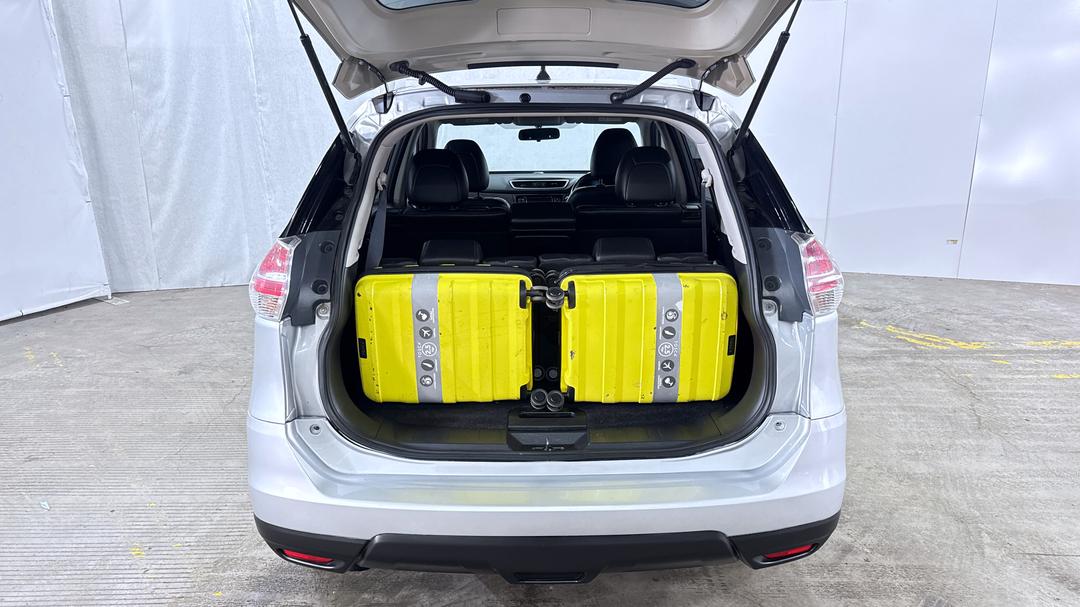 2016 Nissan X-trail St-l 7 Seat (FWD), Automatic, 111902 km, Boot Inside View with Luggage