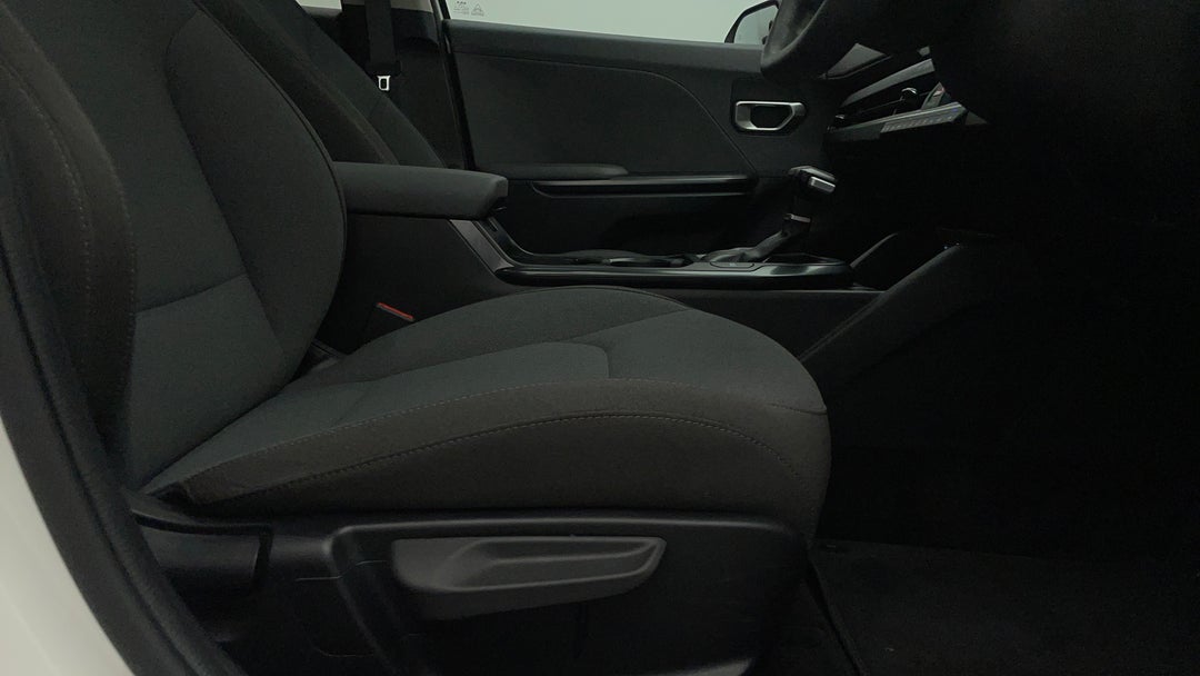 2024 Kia K4 S, Automatic, 11407 km, Drivers Side Adjustment Panel