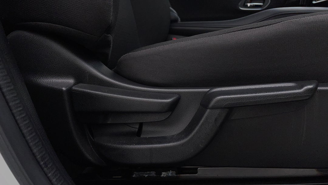 2021 Honda HR-V Vti-s, Automatic, 59589 km, Drivers Side Adjustment Panel