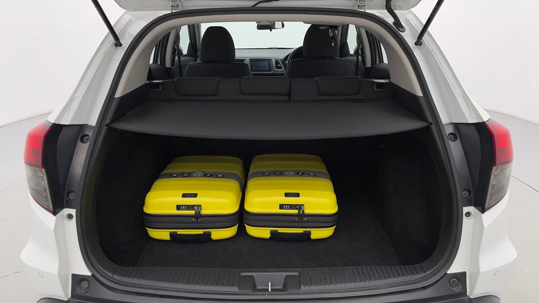 2021 Honda HR-V Vti-s, Automatic, 59589 km, Boot Inside View with Luggage