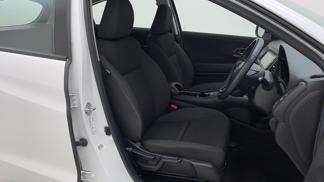 2021 Honda HR-V Vti-s, Automatic, 59589 km, Right Side Front Door Cabin View