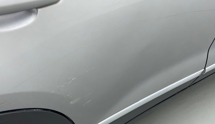 2016 Maruti Vitara Brezza ZDI, Diesel, Manual, 53,851 km, Right rear door - Minor scratches