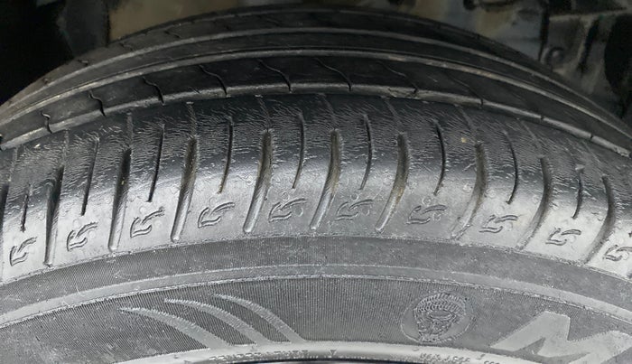 2019 Maruti Vitara Brezza ZDI, Diesel, Manual, 48,756 km, Right Front Tyre Tread