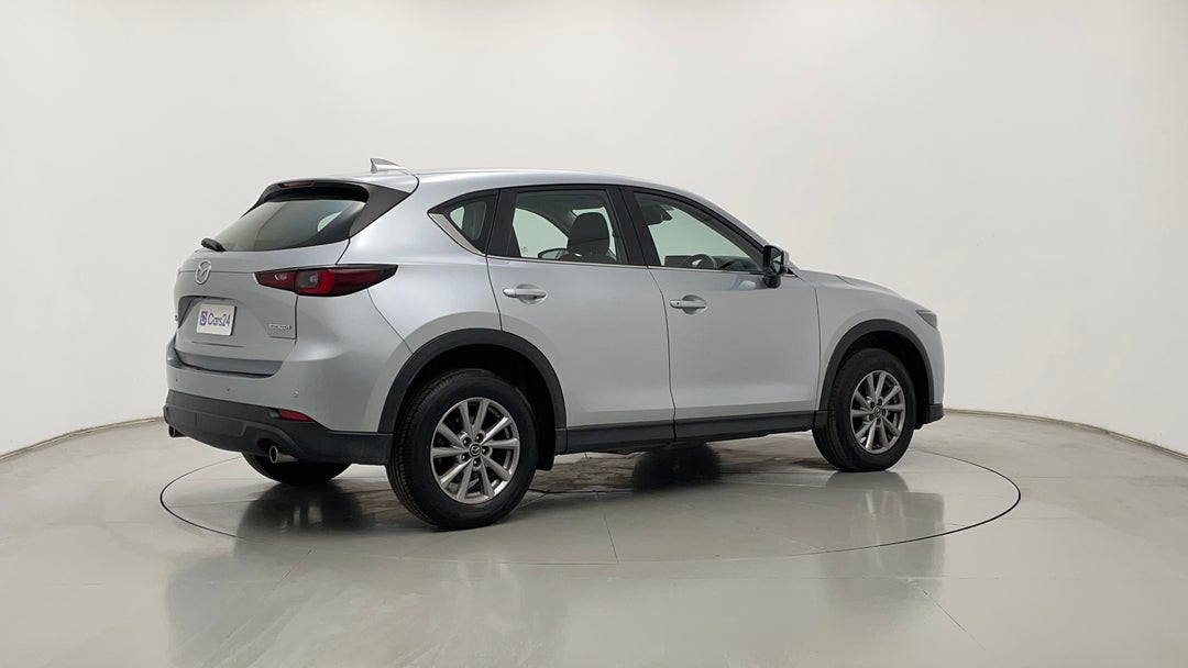 Right Back Diagonal (45- Degree) View