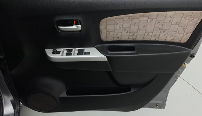 2016 Maruti Wagon R 1.0 VXI, Petrol, Manual, 88,336 km, Driver Side Door Panels Control