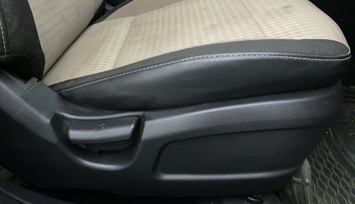 2019 Hyundai Elite i20 1.2 MAGNA PLUS VTVT, Petrol, Manual, 32,085 km, Driver Side Adjustment Panel