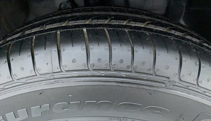 2019 Hyundai Elite i20 1.2 MAGNA PLUS VTVT, Petrol, Manual, 32,085 km, Right Front Tyre Tread