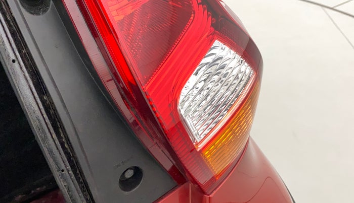 2017 Datsun Redi Go S 1.0, Petrol, Manual, 54,882 km, Right tail light - Minor damage