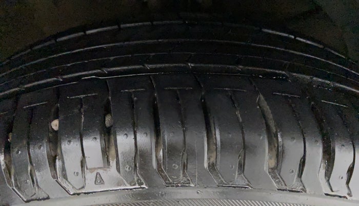 2020 Maruti Dzire ZXI, Petrol, Manual, 10,267 km, Right Front Tyre Tread