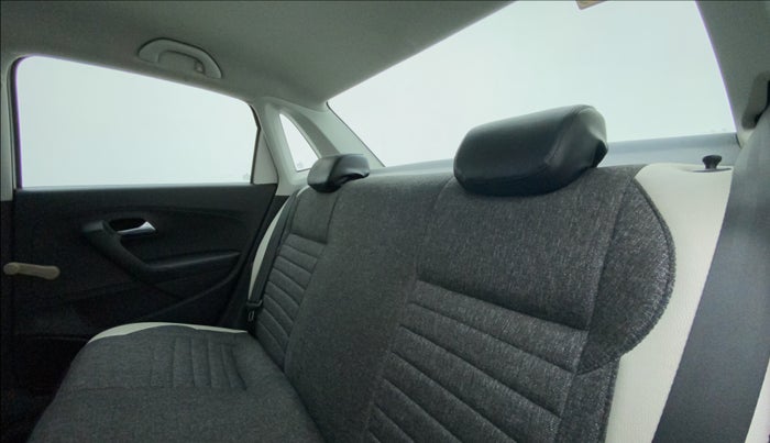 2017 Volkswagen Ameo TRENDLINE 1.5L, Diesel, Manual, 87,481 km, Right Side Rear Door Cabin