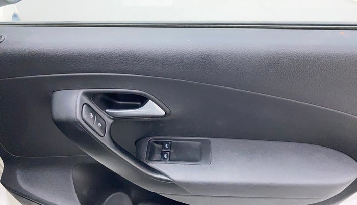 2017 Volkswagen Ameo TRENDLINE 1.5L, Diesel, Manual, 87,481 km, Right front window switch / handle - Power window makes minor noise