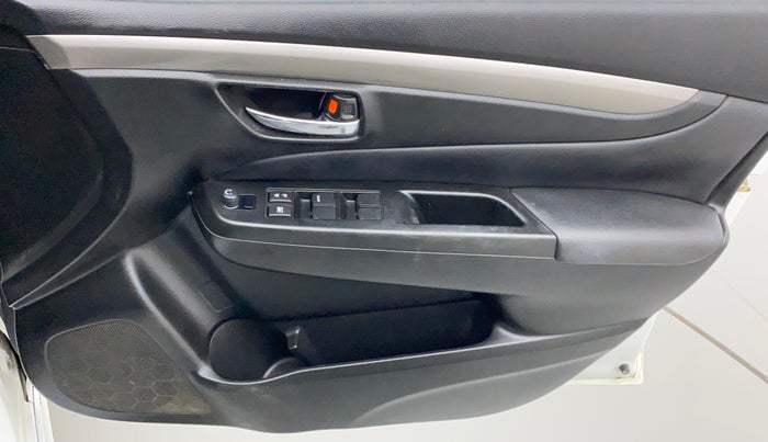 2016 Maruti Ciaz ZXI+ RS, Petrol, Manual, 40,789 km, Driver Side Door Panels Control