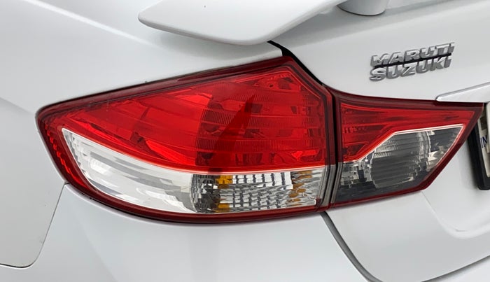2016 Maruti Ciaz ZXI+ RS, Petrol, Manual, 40,789 km, Left tail light - Minor damage