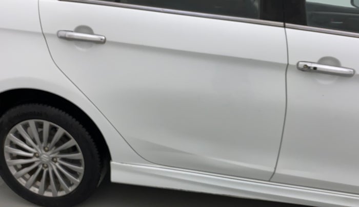 2016 Maruti Ciaz ZXI+ RS, Petrol, Manual, 40,789 km, Right rear door - Slightly dented