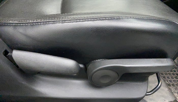 2016 Maruti Ciaz ZXI+ RS, Petrol, Manual, 40,789 km, Driver Side Adjustment Panel