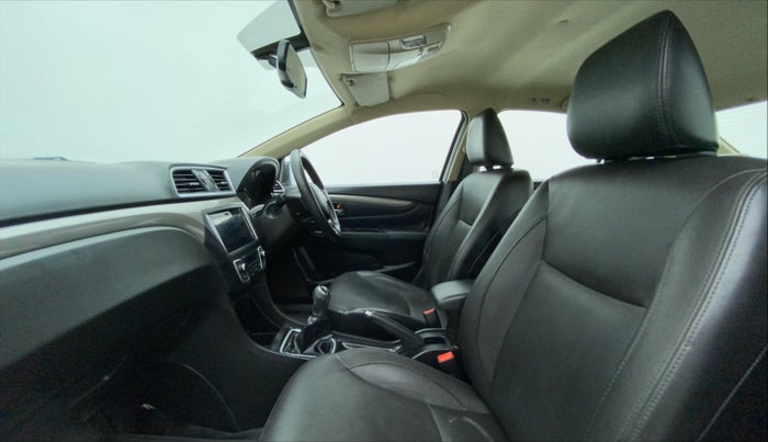2016 Maruti Ciaz ZXI+ RS, Petrol, Manual, 40,789 km, Right Side Front Door Cabin