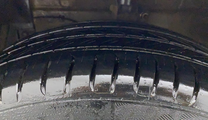 2016 Maruti Ciaz ZXI+ RS, Petrol, Manual, 40,789 km, Left Front Tyre Tread